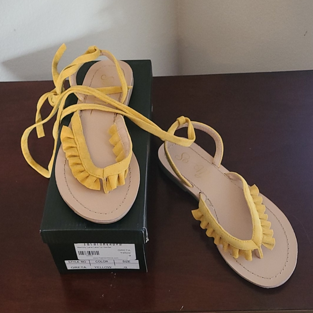 Brand new in box Fashion Nova Sandals